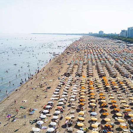 Villaggio Giove Lignano Sabbiadoro Exterior photo
